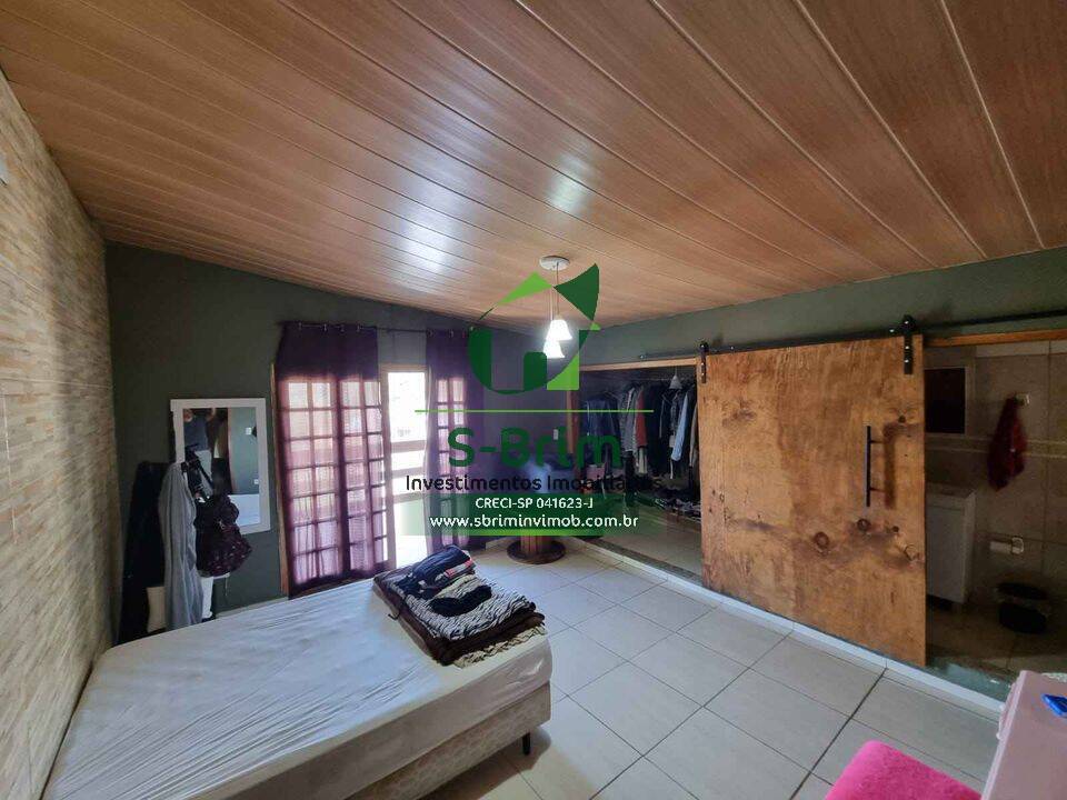 Casa à venda com 3 quartos, 250m² - Foto 2