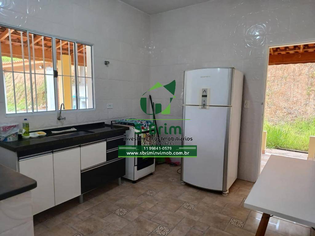 Casa à venda com 2 quartos, 90m² - Foto 2