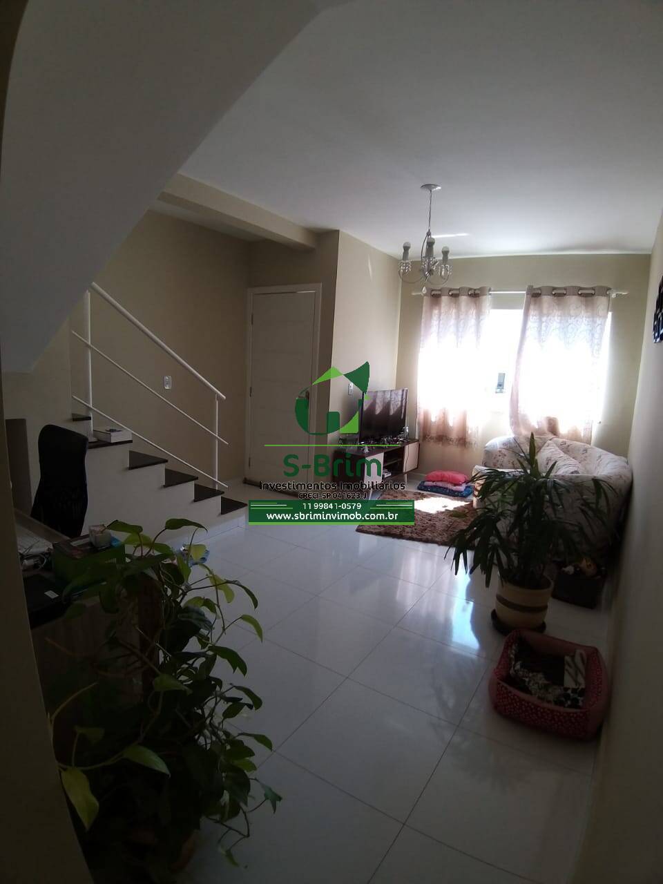 Casa à venda com 3 quartos, 100m² - Foto 1